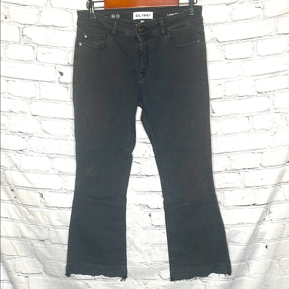 DL1961 Black Lara Flare Raw Hem Jeans Size 28 Excellent Condition